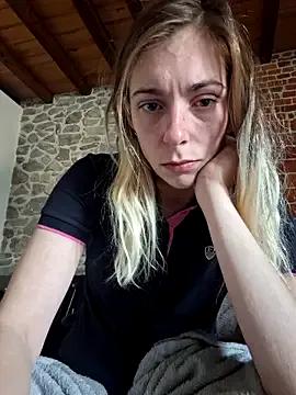 SexyAlya from StripChat is Freechat