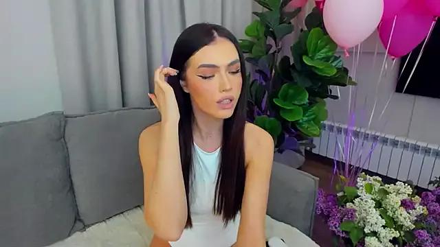 sexyangeloux from StripChat is Freechat