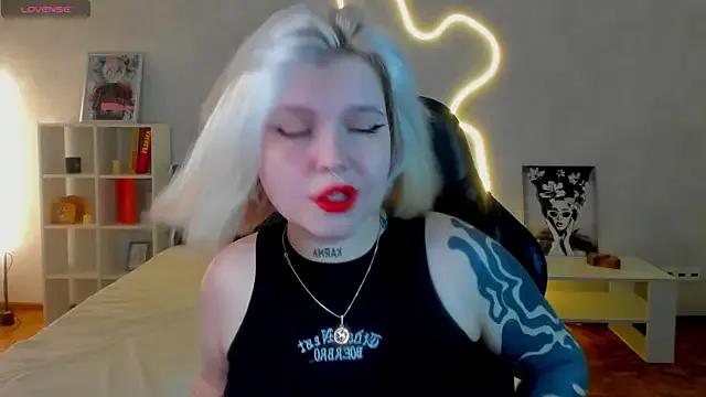 shadow__purrr from StripChat is Freechat