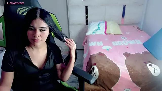 Shalome_Bronw from StripChat is Freechat