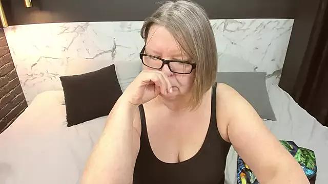 Shannonshine from StripChat is Freechat