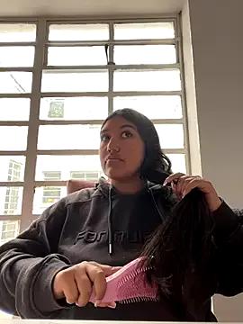 SharaRous from StripChat is Freechat