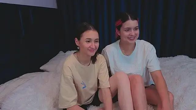 SharieTenuta from StripChat is Freechat