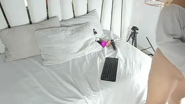 Sharik_rose from StripChat is Freechat