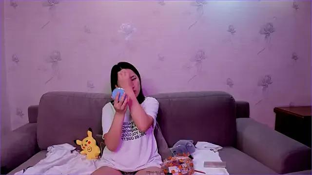 sharlin_b from StripChat is Freechat