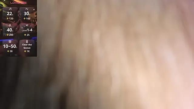 ShaunaDream from StripChat is Freechat