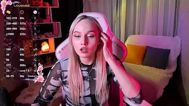 shawtyMEOW from StripChat is Freechat