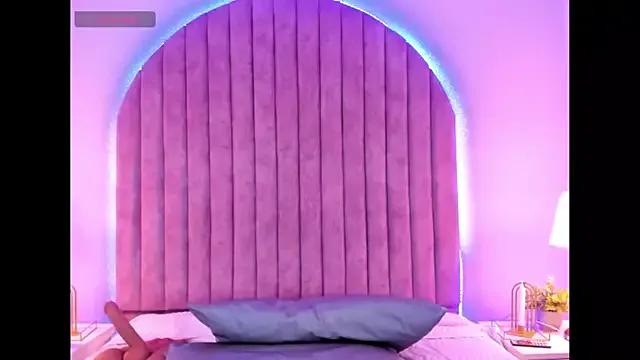 ShaylaDavis from StripChat is Freechat