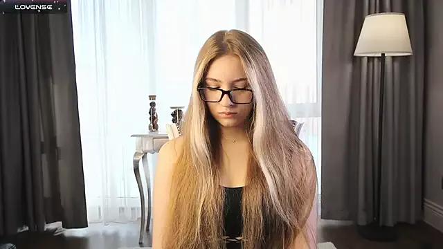 SheenaDrye from StripChat