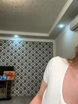 ShineStephania from StripChat is Freechat
