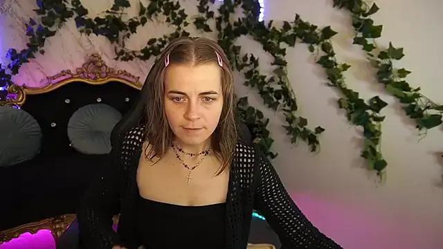 ShinyfromUa from StripChat is Freechat