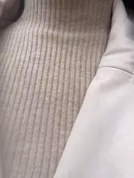 shuggybaby from StripChat is Freechat