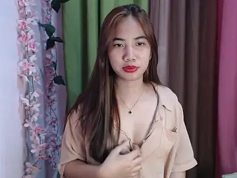 Shy_SexyLady from StripChat is Freechat