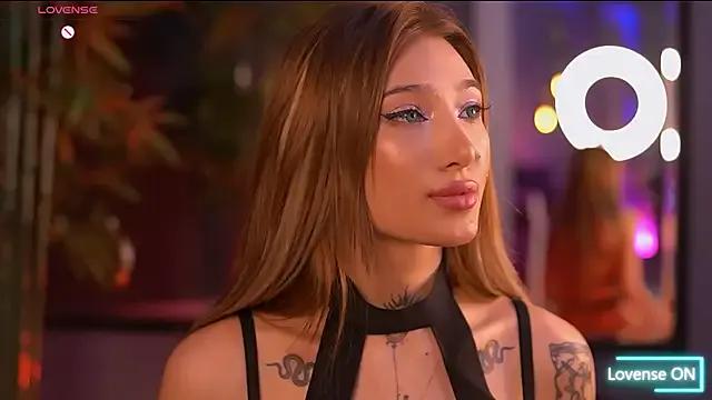 SiennaJayden from StripChat is Freechat