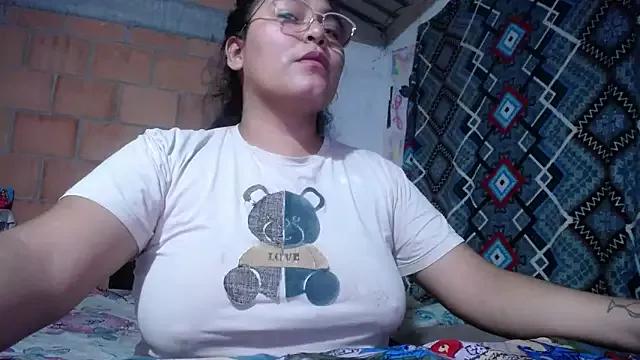 sirena_15 from StripChat is Freechat