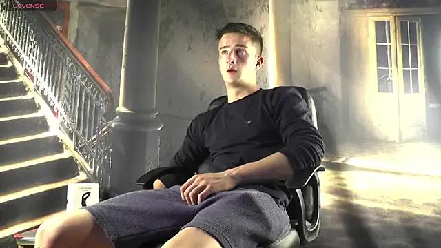 SirReed from StripChat is Freechat