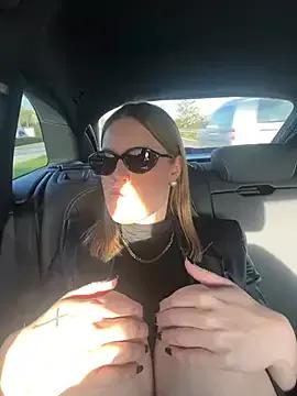 Sissy-Bee from StripChat