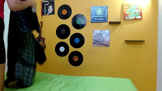 skinnyverus18 from StripChat is Freechat