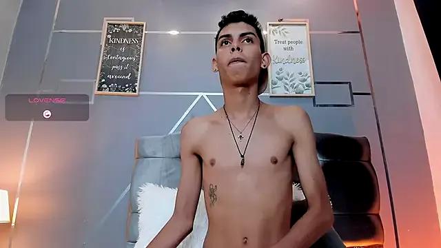 sky_jules from StripChat is Freechat