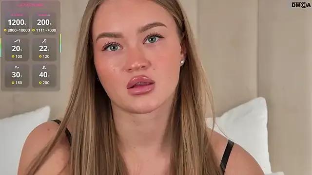 SkylarVoxx from StripChat