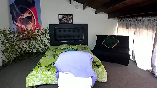 Skylovershot from StripChat is Freechat