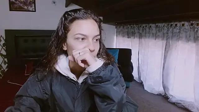 Skylovershot from StripChat is Freechat