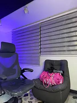 SkyThompson from StripChat is Freechat