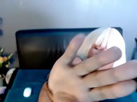 Slipperyebony from StripChat is Freechat