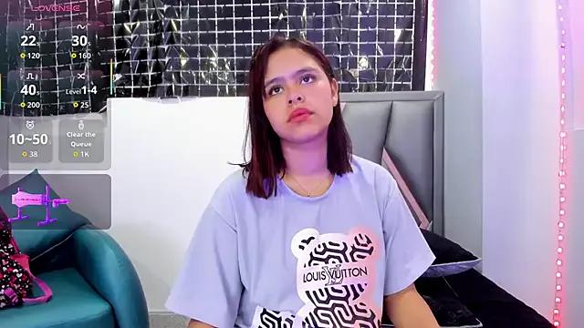 Sofia_villareal from StripChat is Freechat