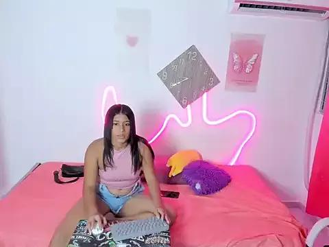 Sofialaan from StripChat is Freechat
