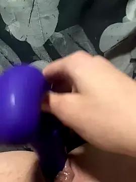 SomeWhatFoxyX from StripChat is Freechat