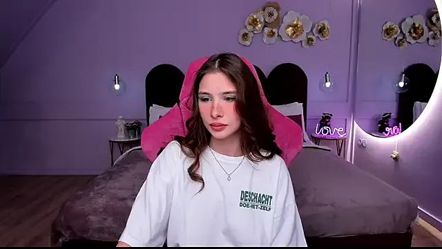 SonyaVibes from StripChat is Freechat