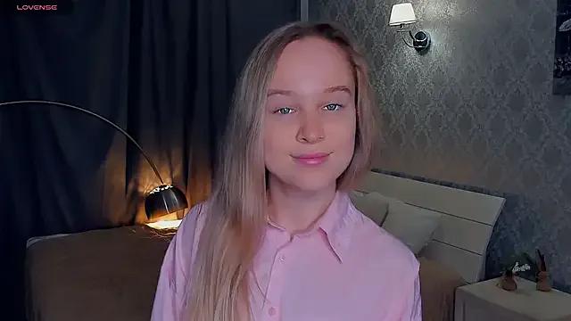 SoonMoor from StripChat is Freechat