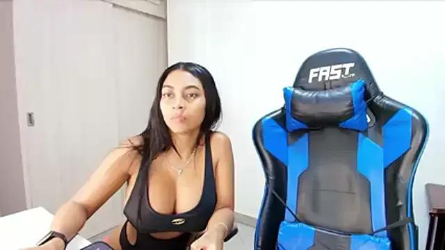 sophia_and_alex from StripChat is Freechat