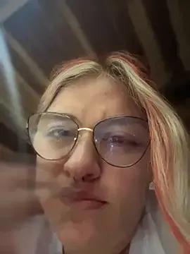 Sophia_Weest99 from StripChat is Freechat