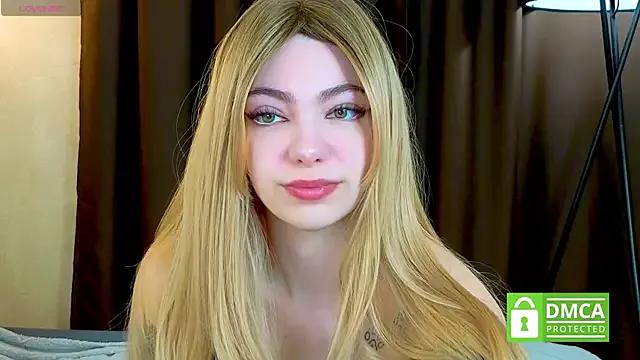 sophiaxoxo from StripChat is Freechat