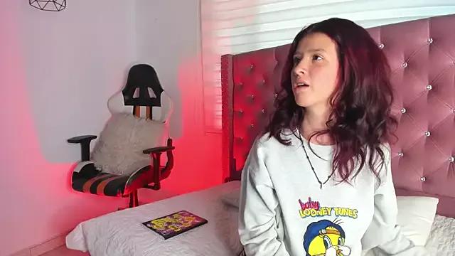 Sophie_joyy from StripChat is Freechat