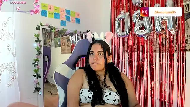 Sophie_Luna_ from StripChat is Freechat