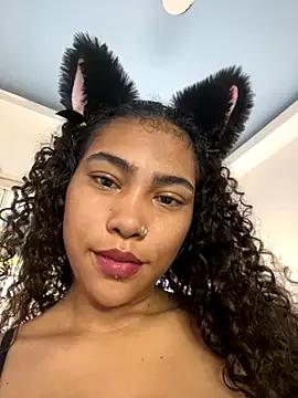 SophieD from StripChat is Freechat