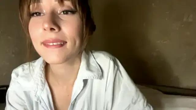 SophieDescoteaux from StripChat is Freechat