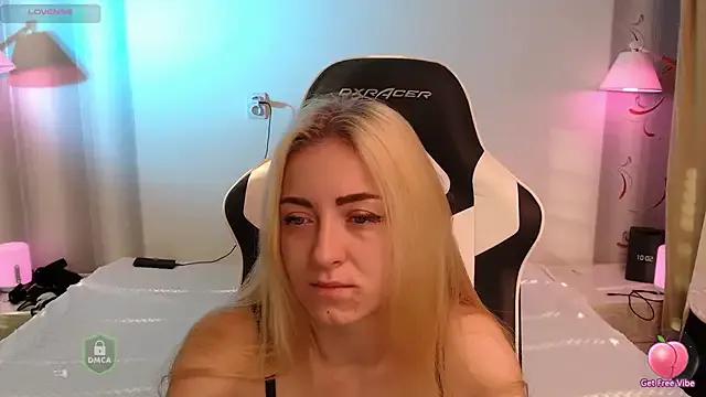 space_danger from StripChat is Freechat