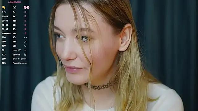 StarryMary from StripChat is Freechat