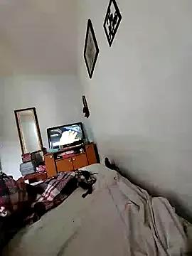 Suelen013 from StripChat is Freechat