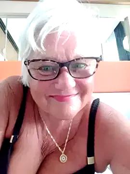 suesinner from StripChat