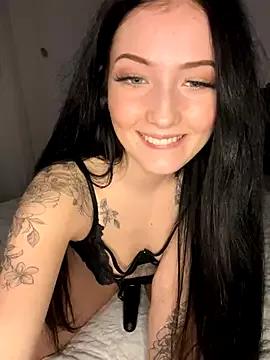 Sugarlina from StripChat is Freechat