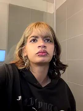 Sukulaurens from StripChat