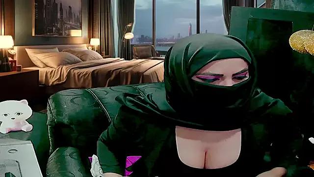 SultanaLayla from StripChat is Freechat