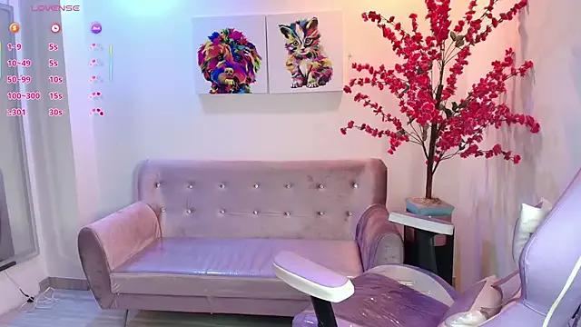 Summer_miller from StripChat is Freechat