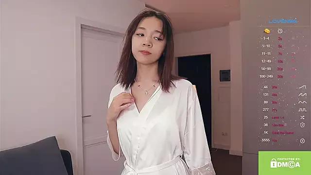 SunnivaDaffins from StripChat