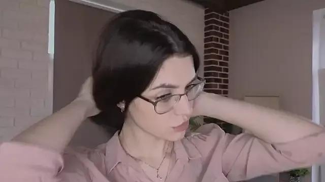 SunnivaFlitton from StripChat